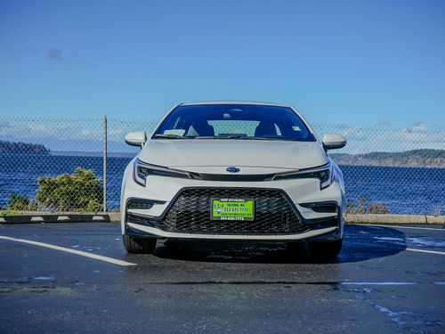 2024 Toyota Corolla Hybrid SE Lower Image 2