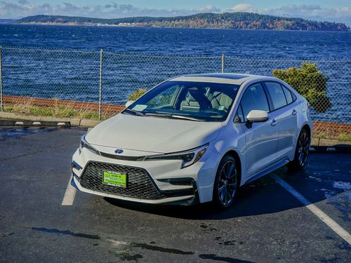 2024 Toyota Corolla Hybrid SE Lower Image 3