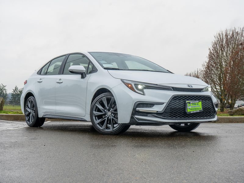 2024 Toyota Corolla Hybrid SE Upper Image 1