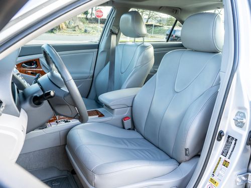 2008 Toyota Camry XLE V6 Lower Image 1