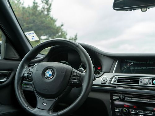 2014 BMW 7 Series 750Li xDrive Lower Image 2