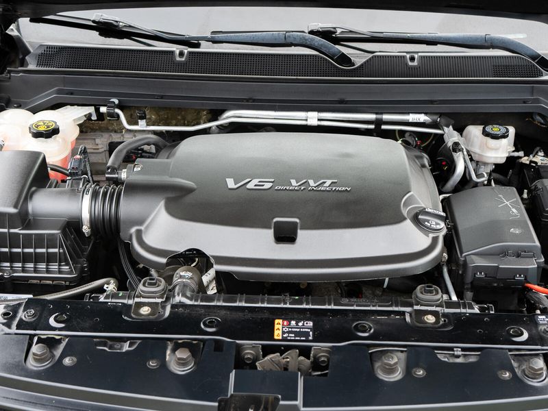 2020 Chevrolet Colorado Z71 Crew Cab Upper Image 2