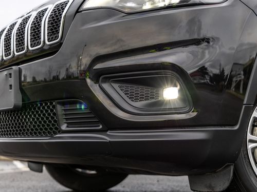 2019 Jeep Cherokee Latitude Plus Lower Image 3