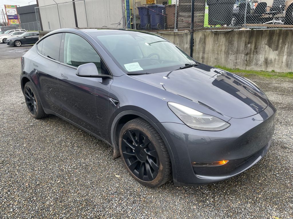 2023 Tesla Model Y Long Range's photo