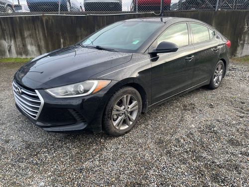 2017 Hyundai ELANTRA SE Lower Image 1