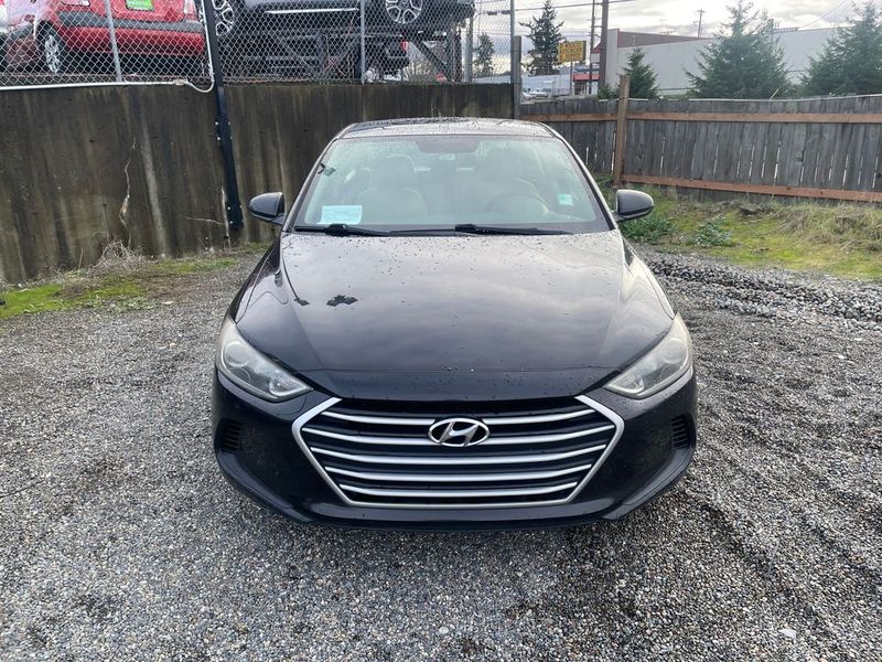 2017 Hyundai ELANTRA SE Upper Image 2