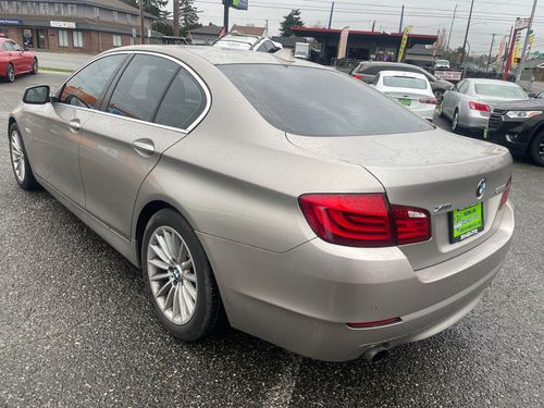 2013 BMW 5 Series 535i xDrive Lower Image 2