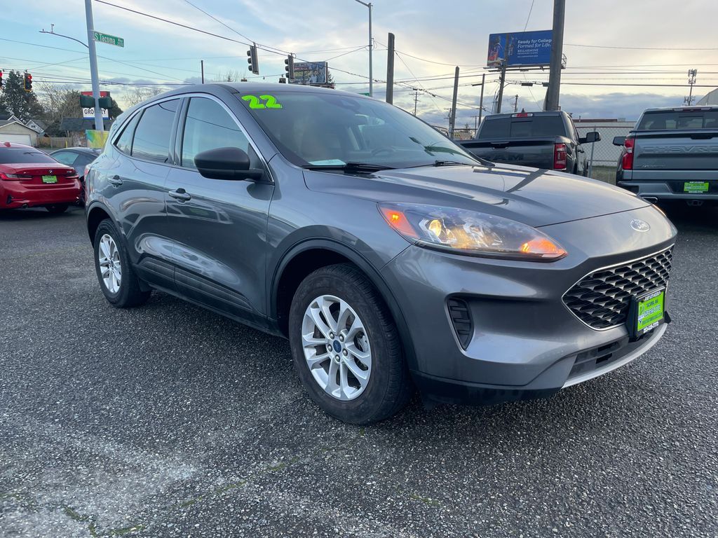 2022 Ford Escape SE's photo