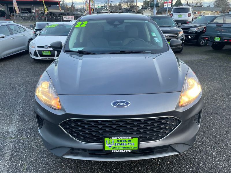 2022 Ford Escape Hybrid SE Upper Image 2