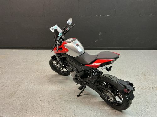 2024 CFMOTO NK 300 Lower Image 1