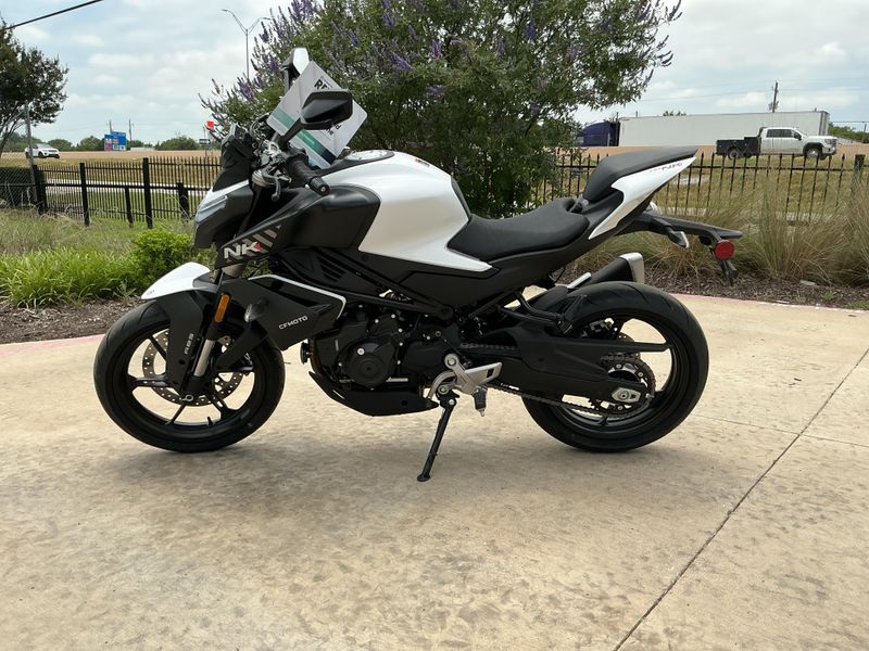 2024 CFMOTO NK 450 Upper Image 2