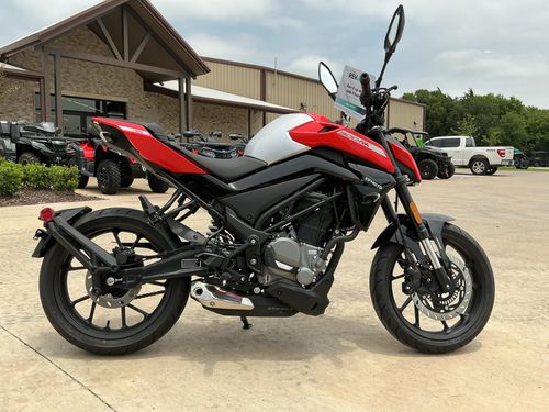 2024 CFMOTO NK 300 Lower Image 3