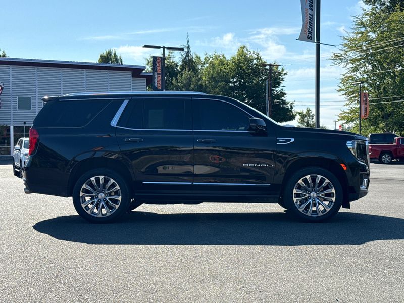2021 GMC Yukon Denali Upper Image 2