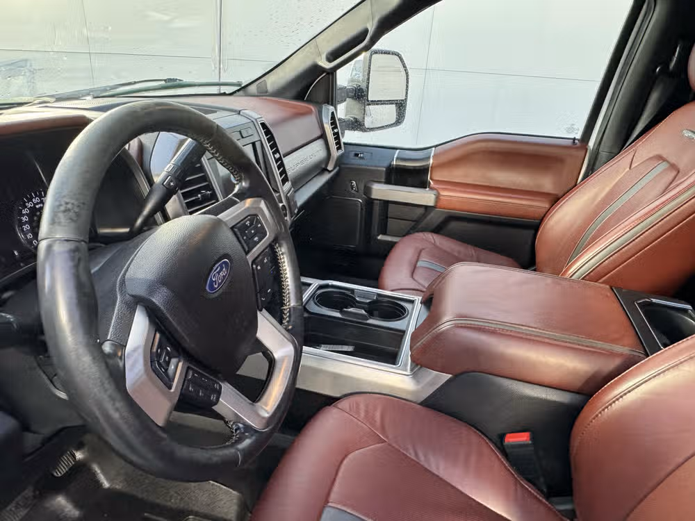2019 Ford F-350 Super Duty Platinum Image 8