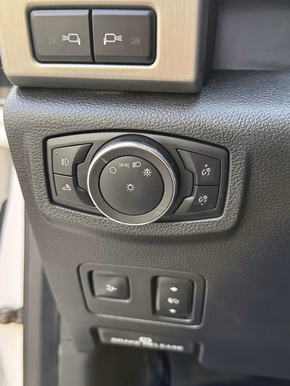 2019 Ford F-350 Super Duty Platinum Image 13