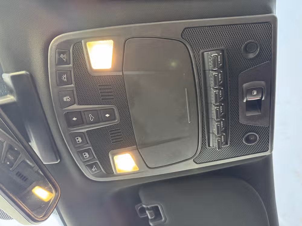 2019 Ford F-350 Super Duty Platinum Image 26