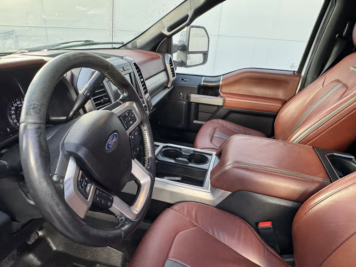 2019 Ford F-350 Super Duty Platinum Image 8