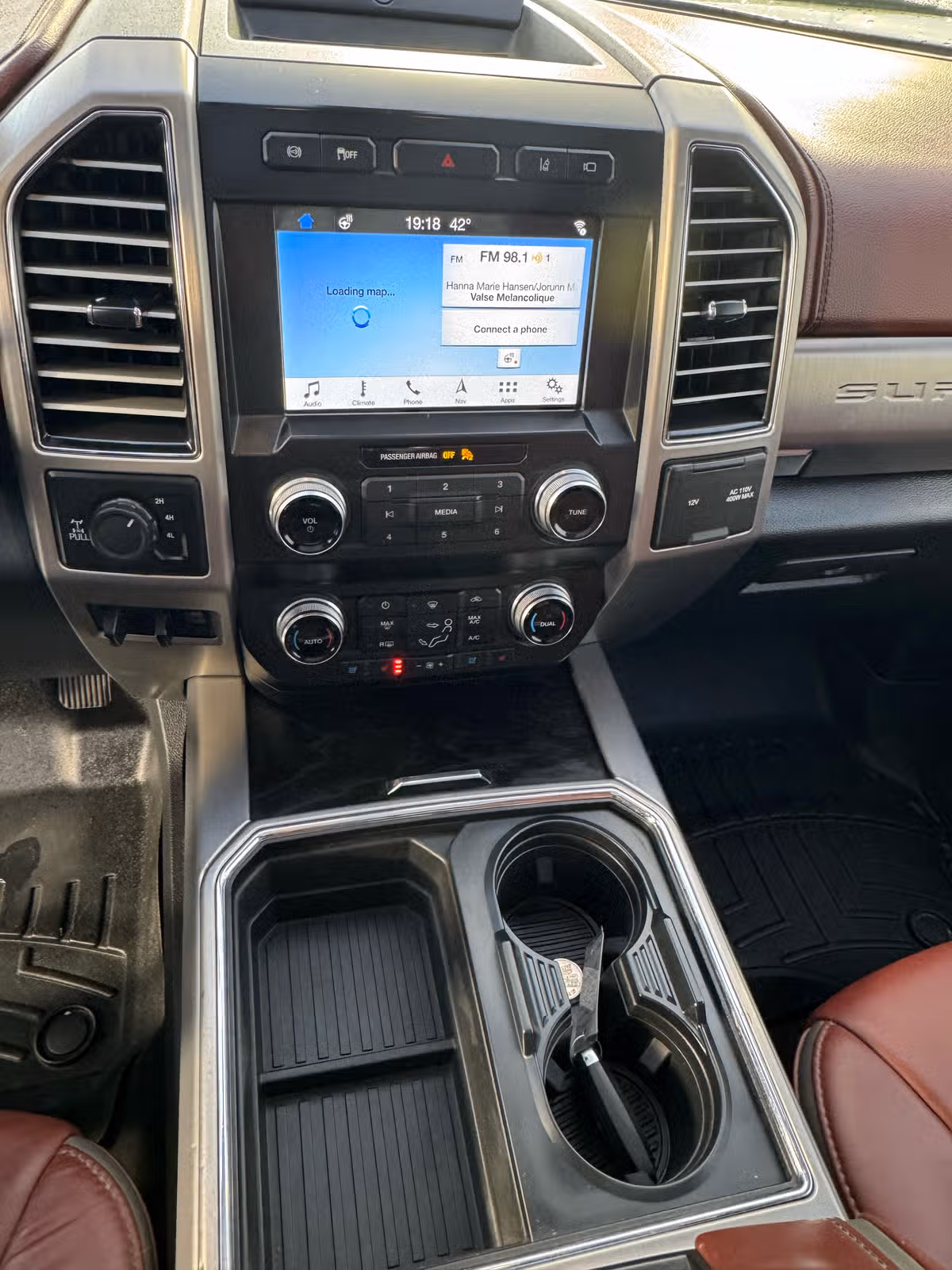 2019 Ford F-350 Super Duty Platinum Image 9