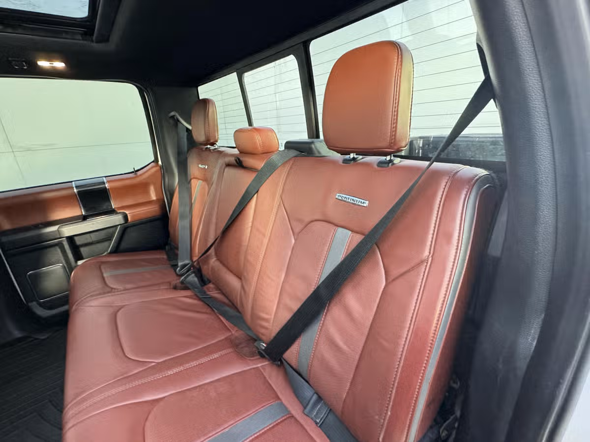 2019 Ford F-350 Super Duty Platinum Image 21