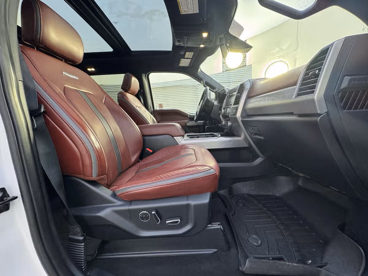 2019 Ford F-350 Super Duty Platinum Image 24