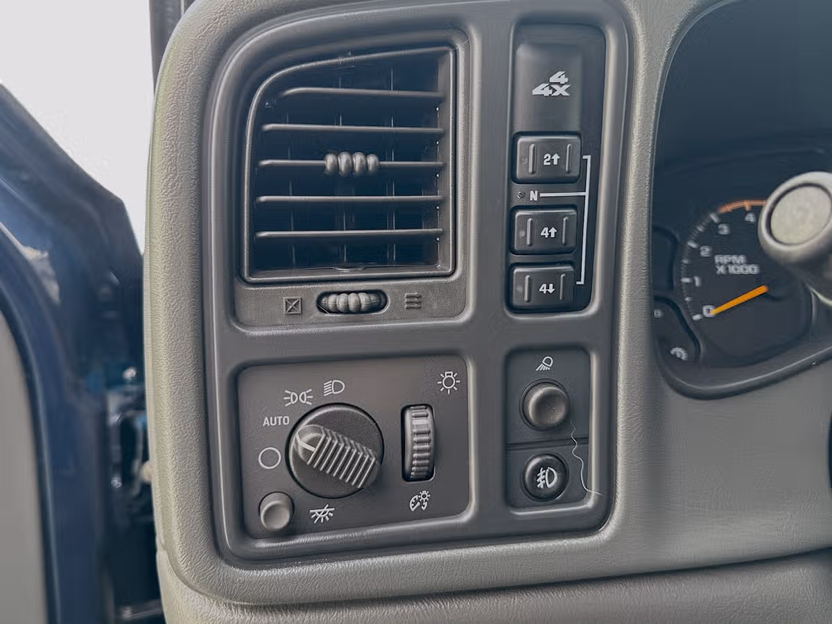2005 Chevrolet Silverado 3500 LT Duramax 4x4 Image 10