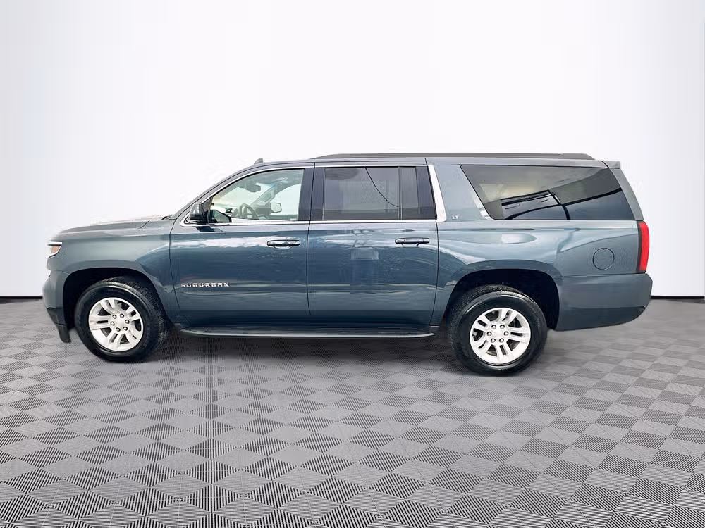 2020 Chevrolet Suburban LT Lower Image 2