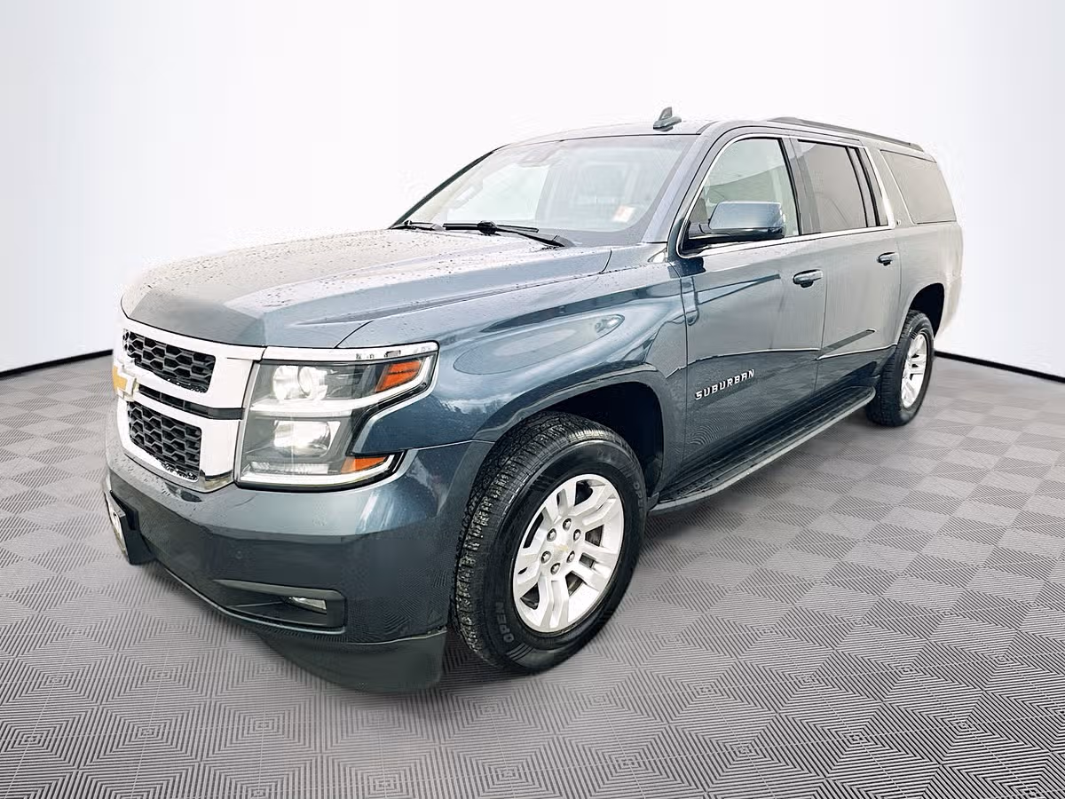 2020 Chevrolet Suburban LT Image 3