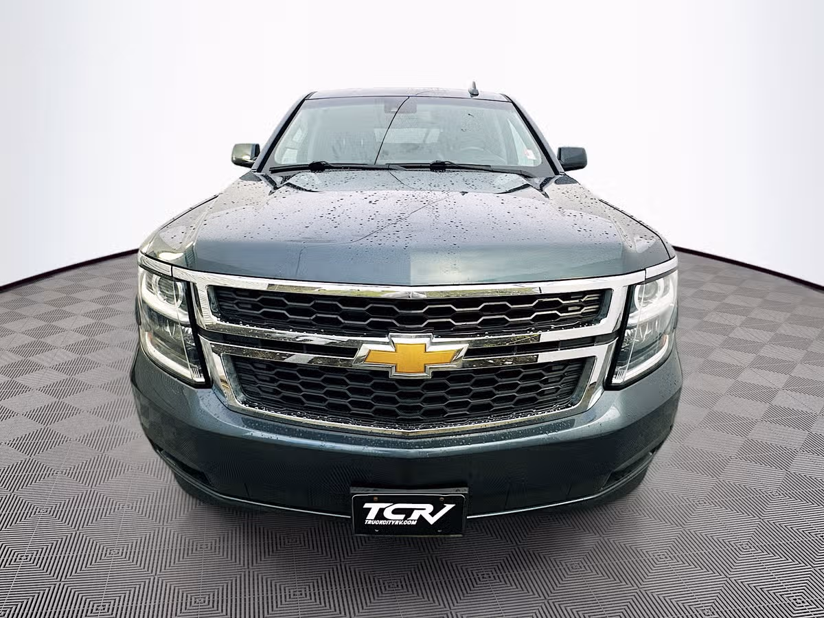 2020 Chevrolet Suburban LT Image 2