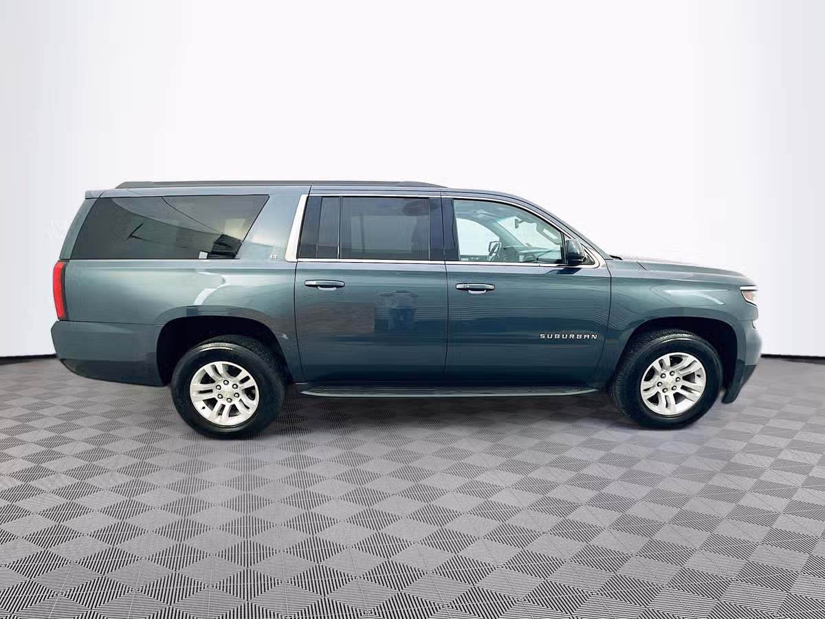 2020 Chevrolet Suburban LT Image 8