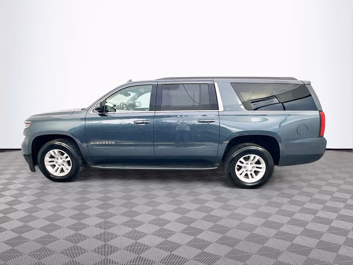 2020 Chevrolet Suburban LT Image 4