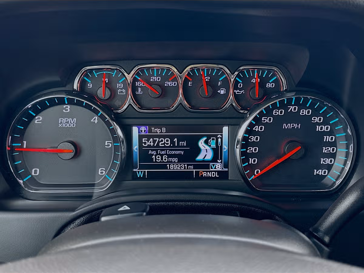 2020 Chevrolet Suburban LT Image 13