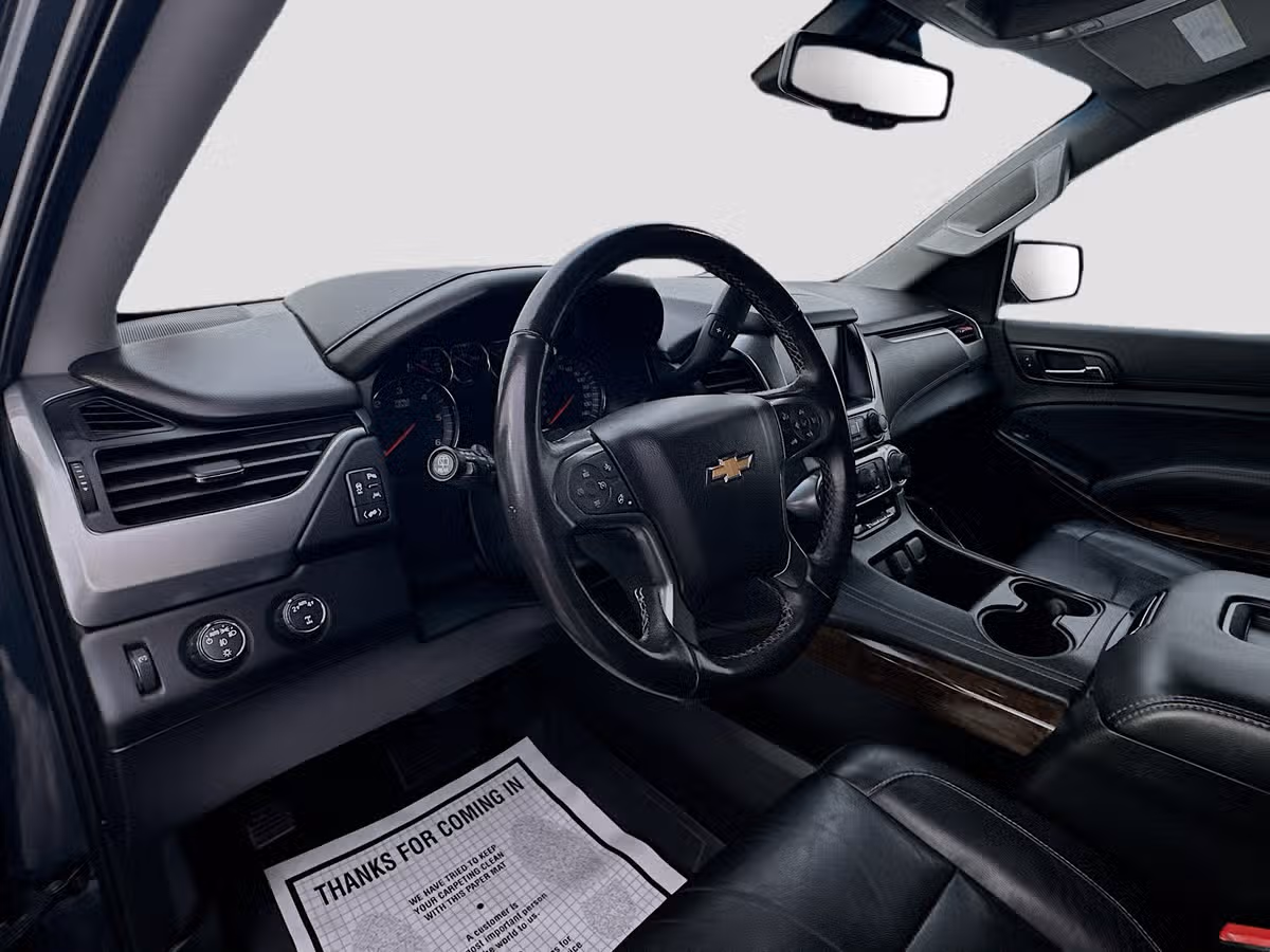 2020 Chevrolet Suburban LT Image 9