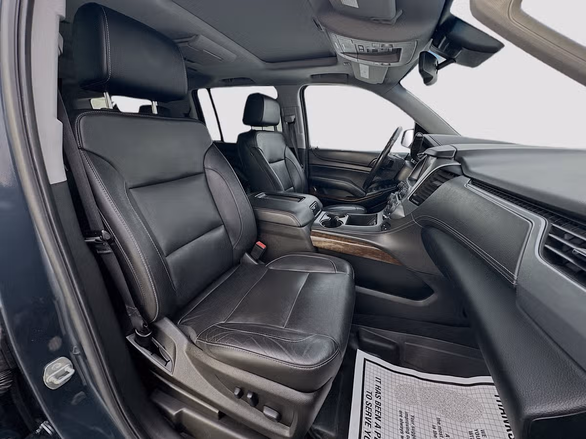 2020 Chevrolet Suburban LT Image 31