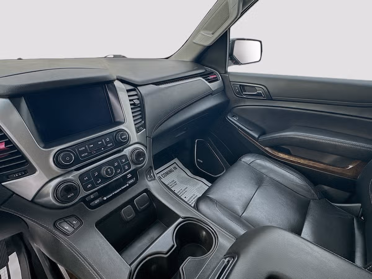 2020 Chevrolet Suburban LT Image 25