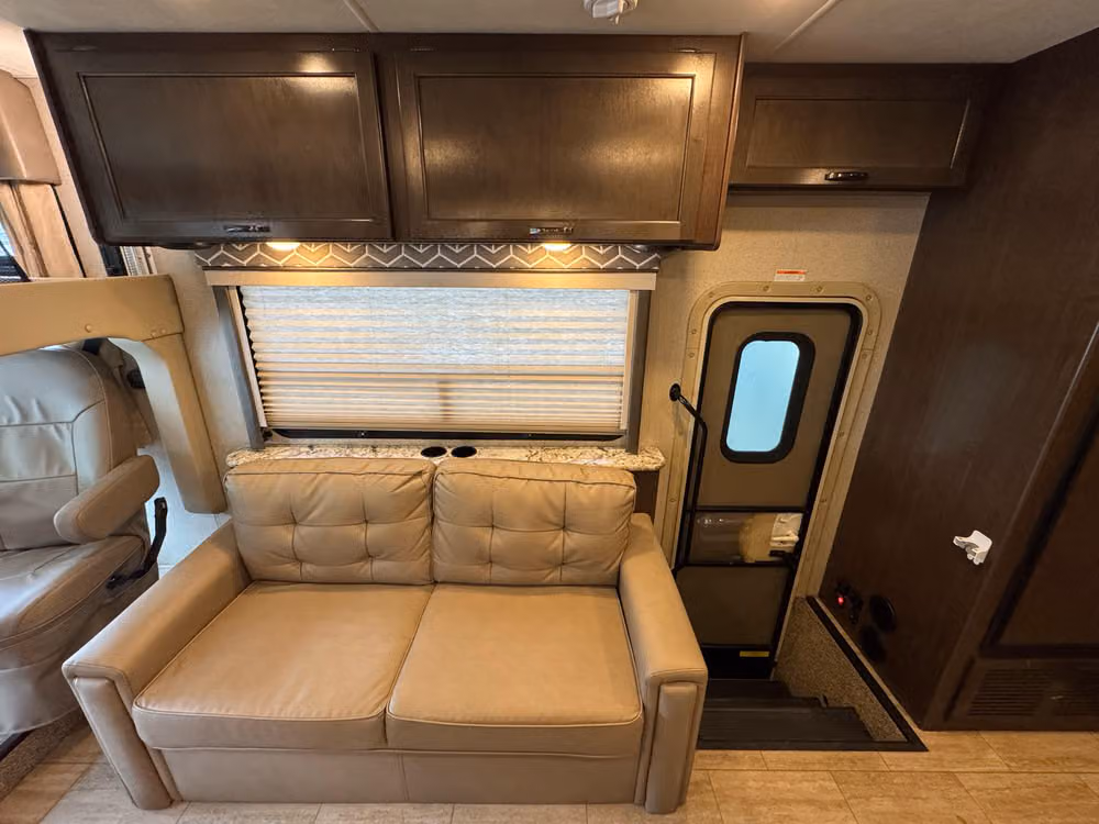 2019 Thor Motor Coach Freedom Traveler Motorhome Image 17