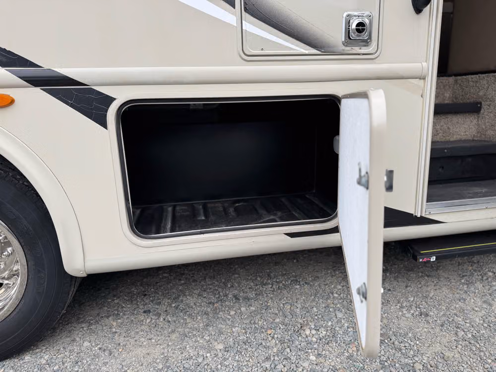 2019 Thor Motor Coach Freedom Traveler Motorhome Image 33