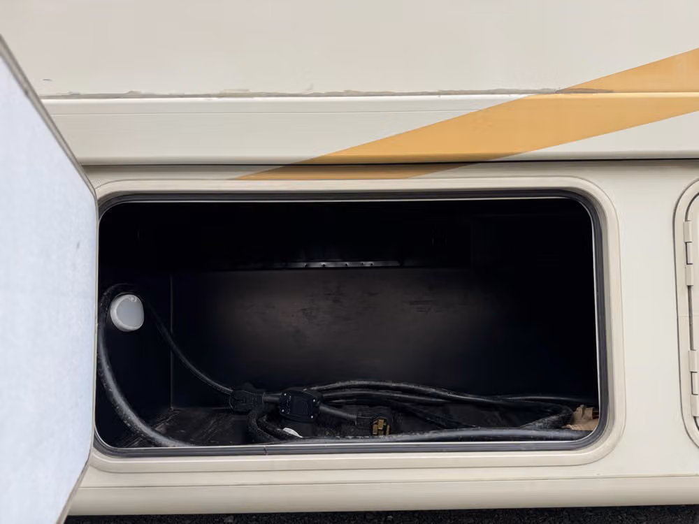 2019 Thor Motor Coach Freedom Traveler Motorhome Image 36