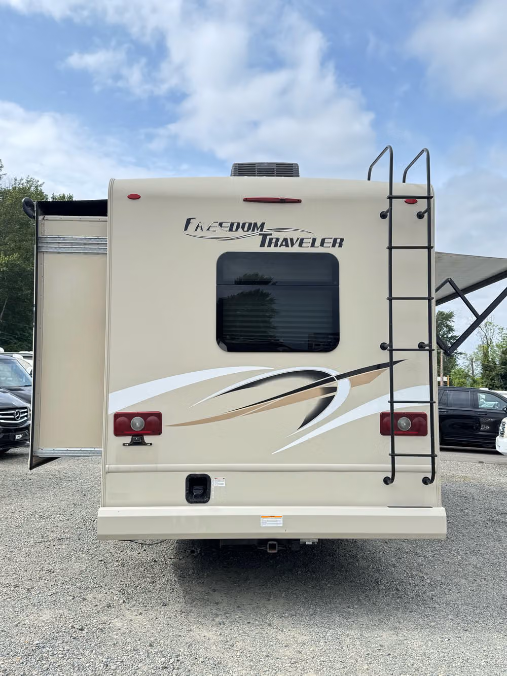 2019 Thor Motor Coach Freedom Traveler Motorhome Image 5