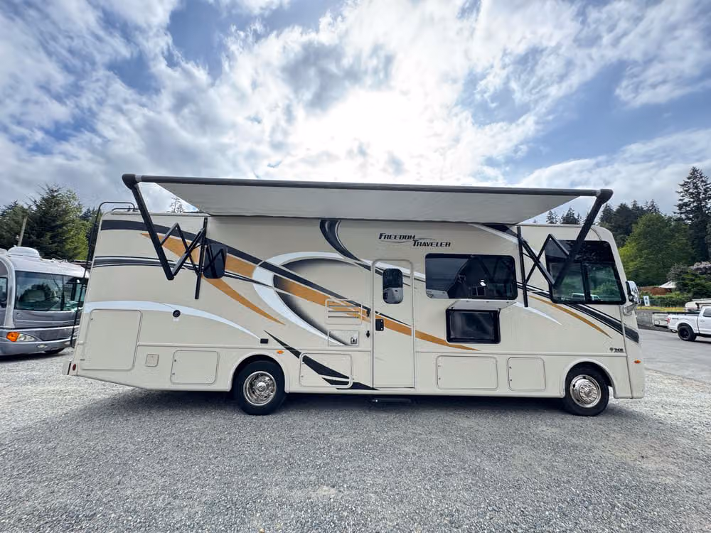 2019 Thor Motor Coach Freedom Traveler Motorhome Image 3