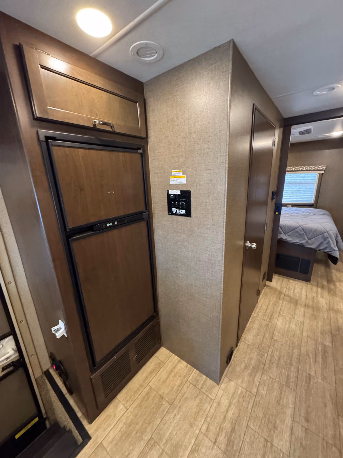 2019 Thor Motor Coach Freedom Traveler Motorhome Image 18