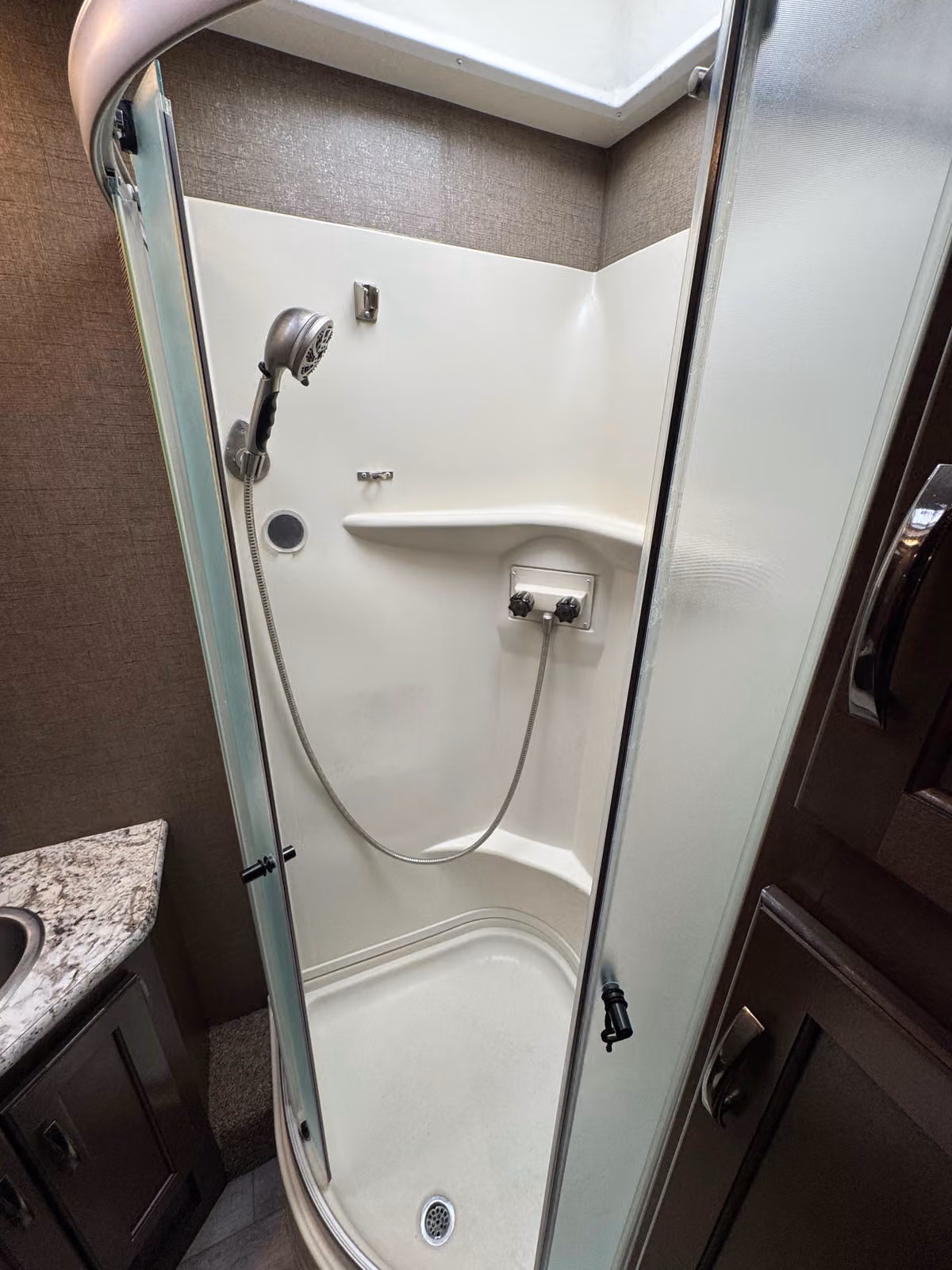 2019 Thor Motor Coach Freedom Traveler Motorhome Image 24