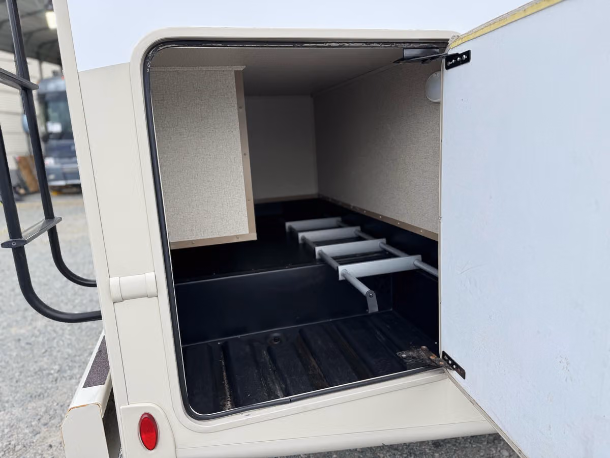 2019 Thor Motor Coach Freedom Traveler Motorhome Image 30