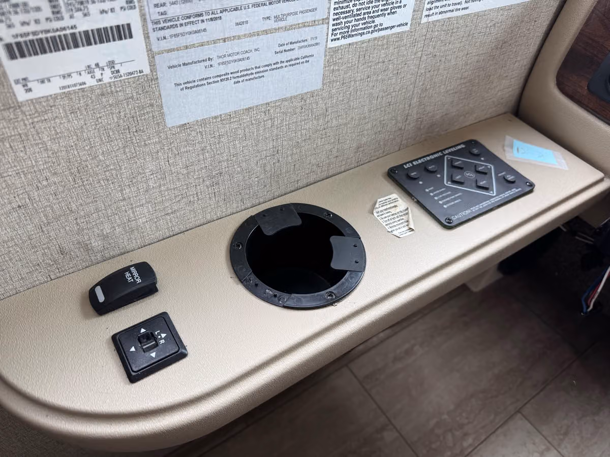 2019 Thor Motor Coach Freedom Traveler Motorhome Image 32