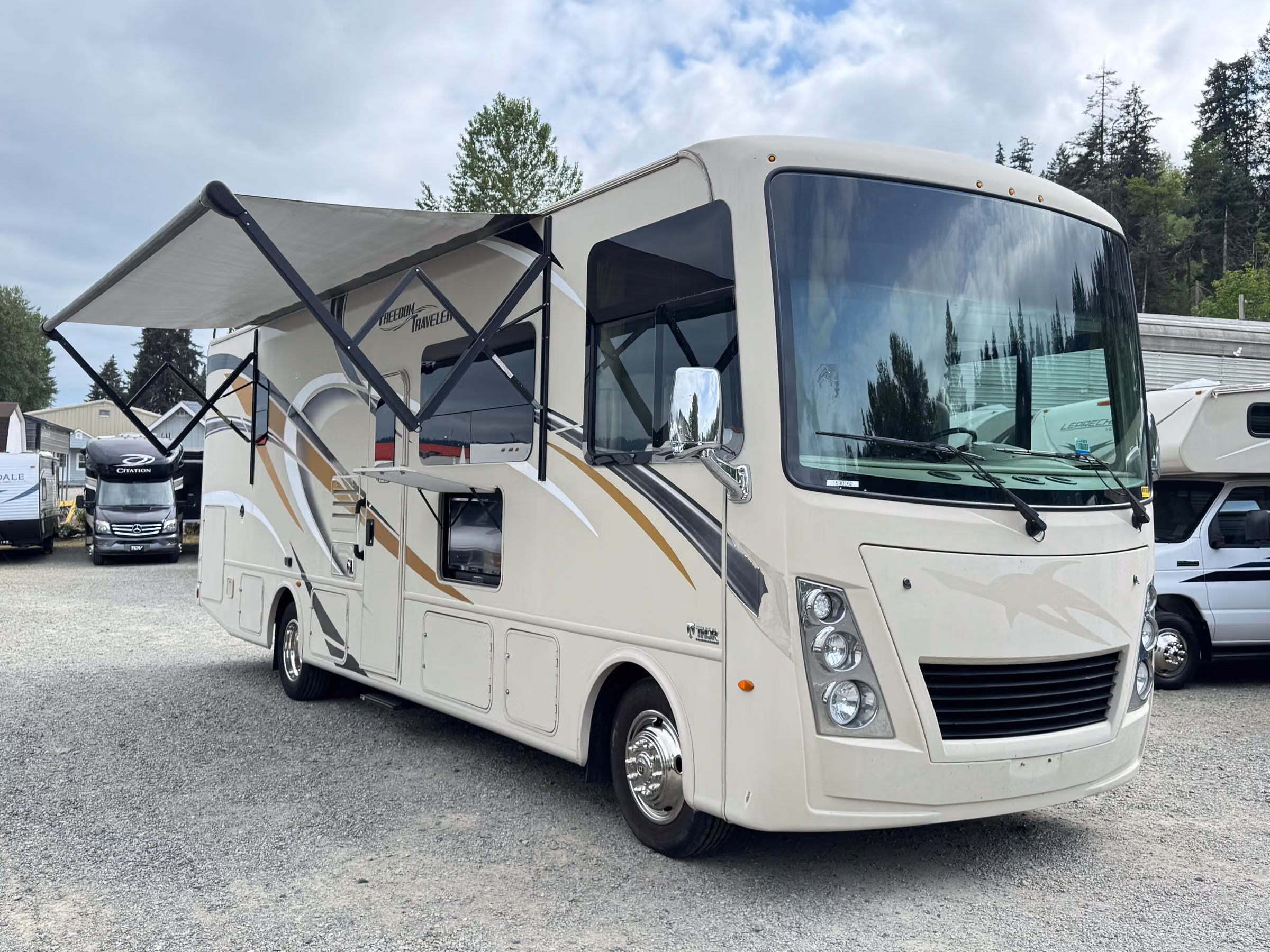 2019 Thor Motor Coach Freedom Traveler Motorhome Image 1