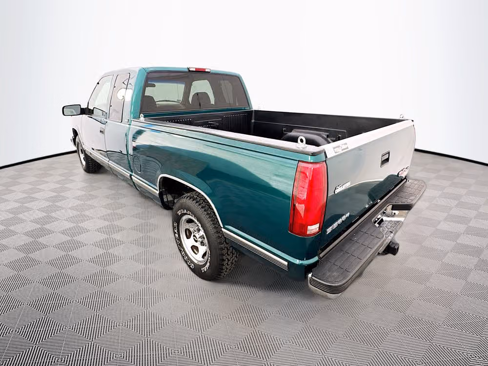1995 GMC Sierra 1500 Club Cab Super Low Miles!!!!! Image 5