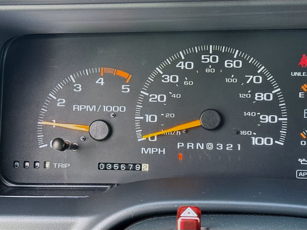 1995 GMC Sierra 1500 Club Cab Super Low Miles!!!!! Image 13