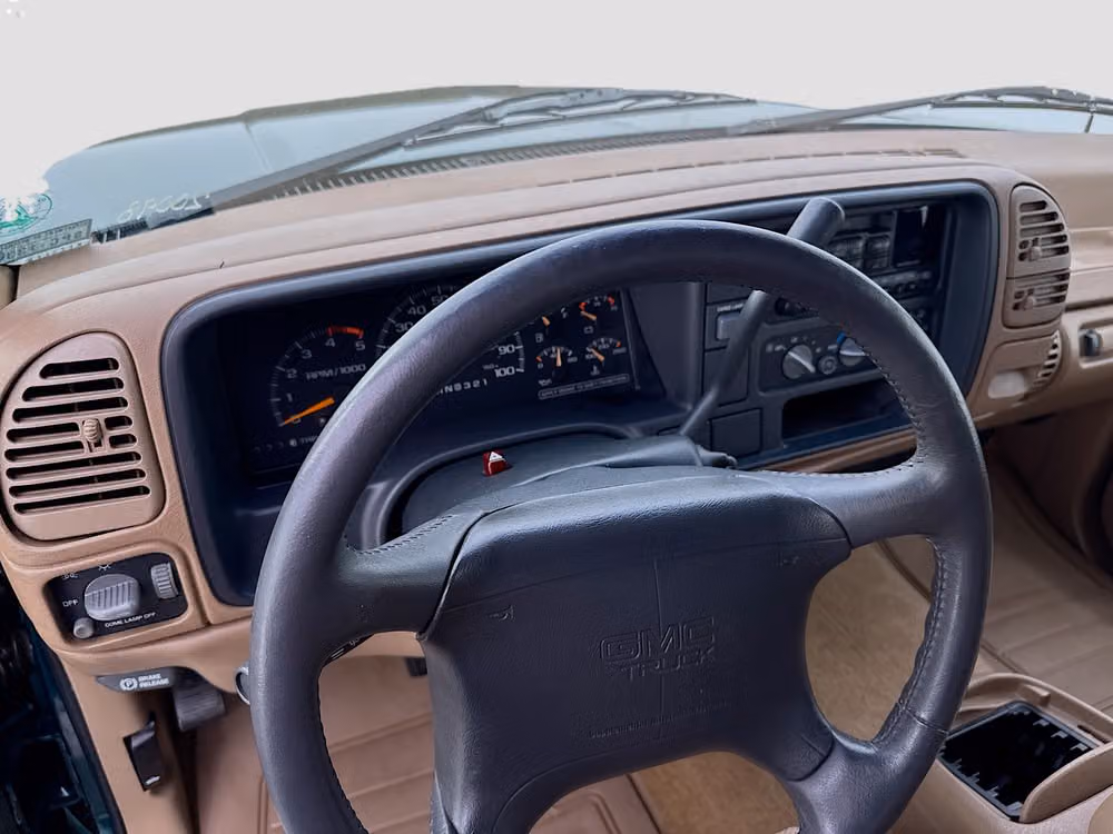 1995 GMC Sierra 1500 Club Cab Super Low Miles!!!!! Image 21