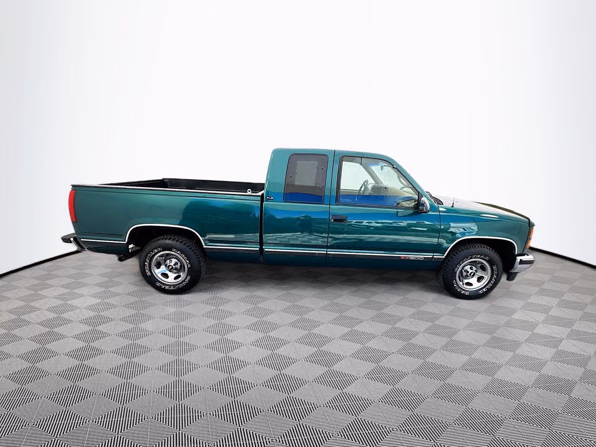1995 GMC Sierra 1500 Club Cab Super Low Miles!!!!! Image 8