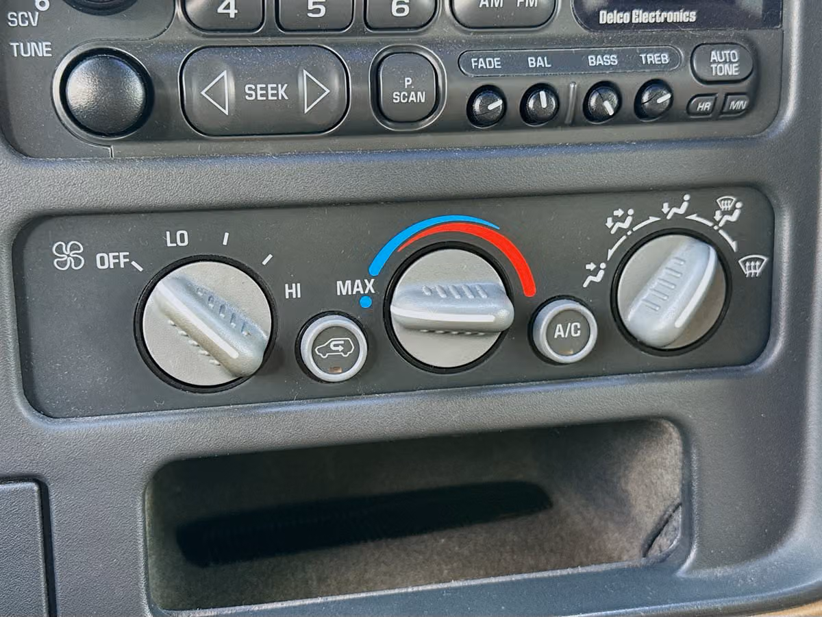 1995 GMC Sierra 1500 Club Cab Super Low Miles!!!!! Image 16