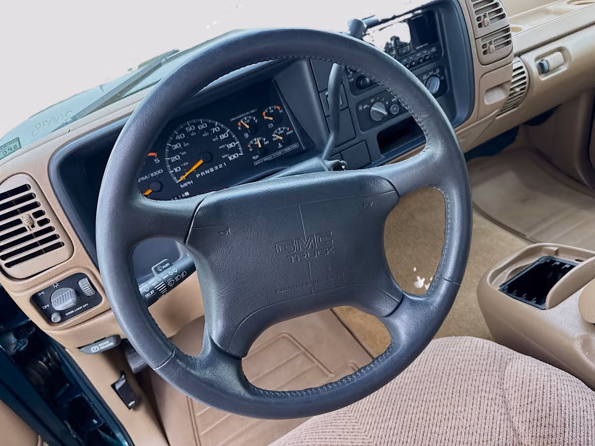 1995 GMC Sierra 1500 Club Cab Super Low Miles!!!!! Image 12